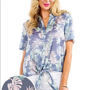 Women’s Tie-Front Hawaiian Shirt